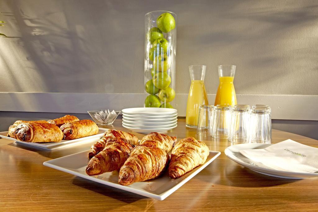 Campanile Paris Ouest - Boulogne Hotell Exteriör bild